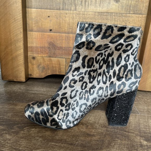 Not Rated NWB animal print velvet bootie with glitter heel size 8.5. - Picture 9 of 13